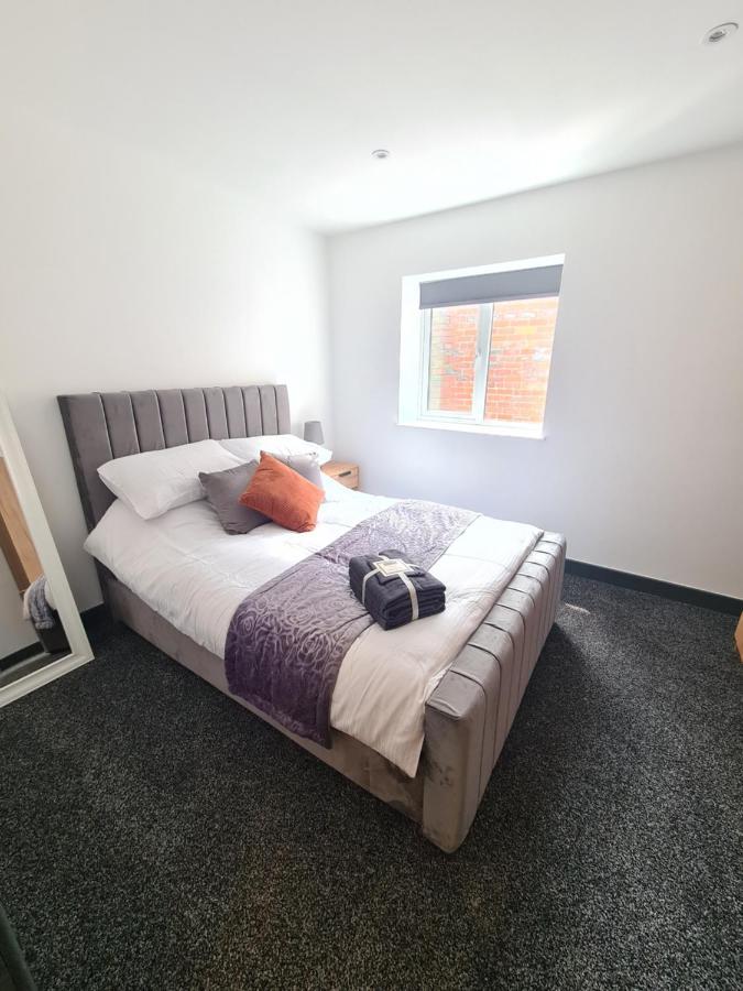 Homestay By Bic Oates 8 Dewsbury Eksteriør billede