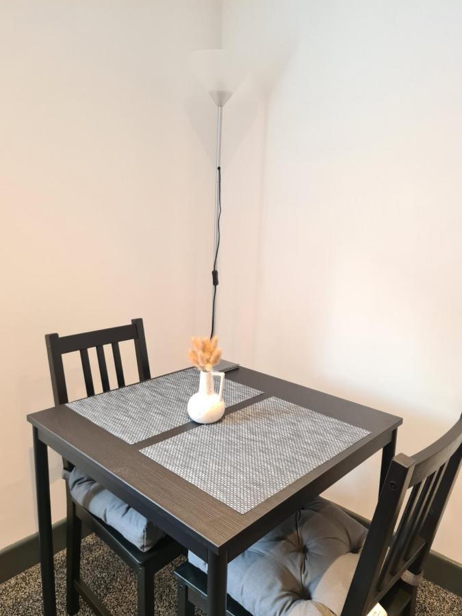 Homestay By Bic Oates 8 Dewsbury Eksteriør billede