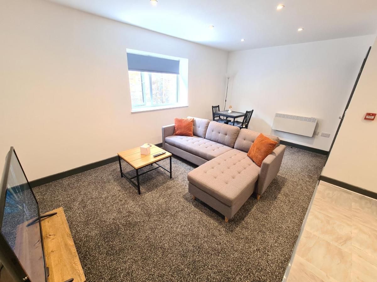 Homestay By Bic Oates 8 Dewsbury Eksteriør billede